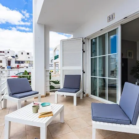 Bright 5 Minutes Walking From The Beach Tías