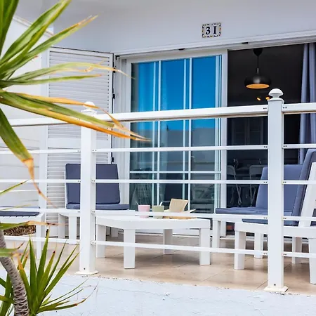 Bright 5 Minutes Walking From The Beach Tías